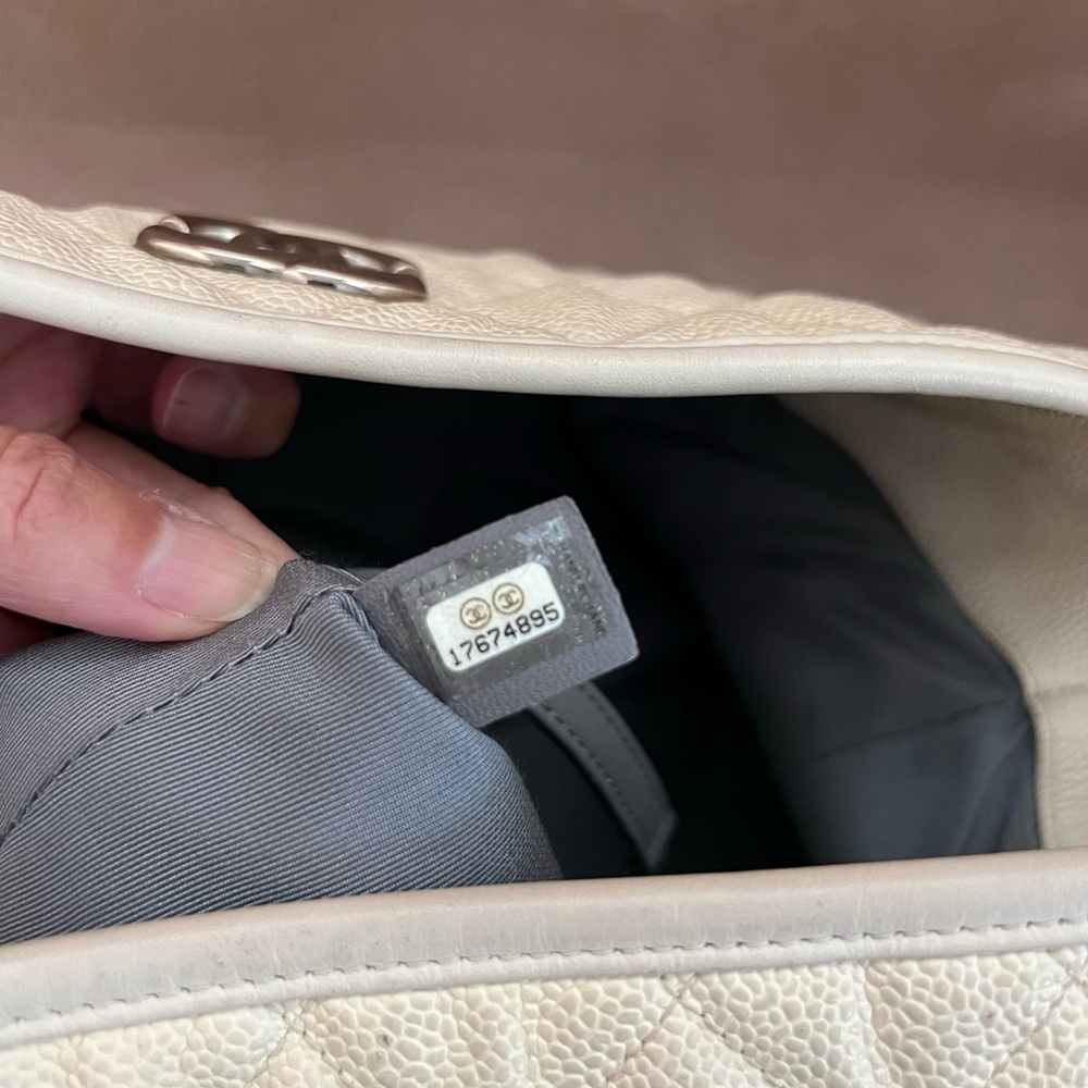 Chanel off-white French Riviera Hobo. Caviar leather. - Picture 3 of 13